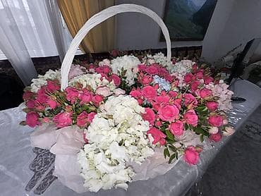 Большая цветочная корзина - Состав: пышные шапки гортензии (белая