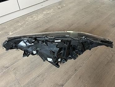 Автозапчасти: Передняя правая фара Toyota 2020 г., Б/у, Оригинал, США — 3