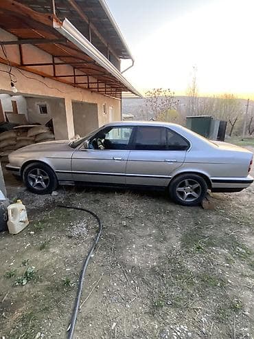 машинка для кнопка: BMW 5 series: 1993 г., 2.5 л, Механика, Бензин, Седан — 4