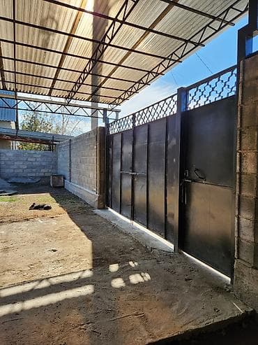 продаю связи с переездом: 🏡 Срочно продается дом в ж/м Ак-Босого, г. Бишкек Продается уютный — 6