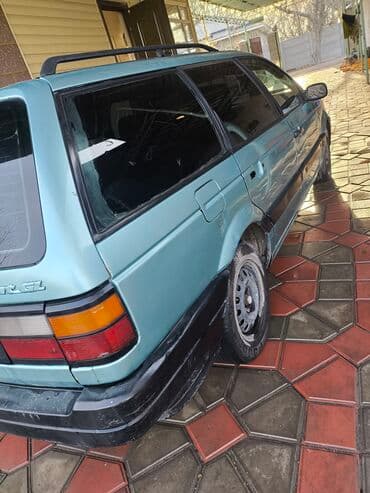 набор ключей в чемодане цена: Volkswagen Passat Variant: 1992 г., 1.8 л, Механика, Бензиновая, Универсал — 4