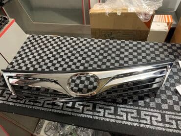 Решетка радиатора Toyota