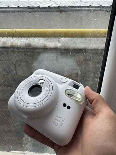 canon eos 60d: FUJIFILM Instax mini 12 — мгновенная камера, цвет Clay White — 2