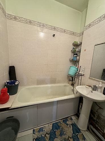 продается квартира калык акиева: 2 комнаты, 53 м², 106 серия, 8 этаж, Старый ремонт — 10
