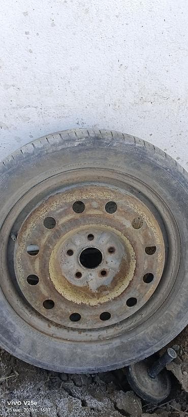 camry 5: Колеса в сборе 215 / 55 / R 17, Запаска, Железные, отверстий - 5 — 1