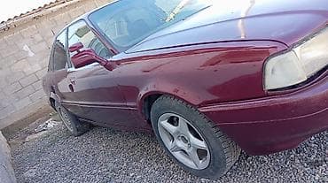 sprinter bazar: Audi 80: 1993 г., Седан — 3