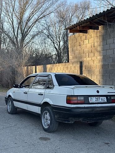 машина жыгули: Volkswagen Passat: 1991 г., 1.8 л, Кол менен иштөөчү, Бензин — 4