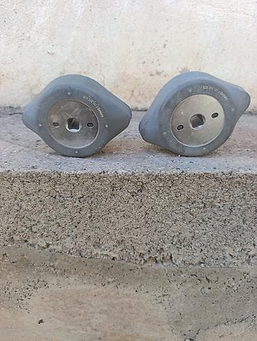 Подушка коробки передач Audi Новый — 1