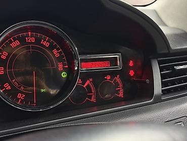 Toyota WiLL: 2002 г., 1.5 л, Автомат, Бензин, Хэтчбэк — 9