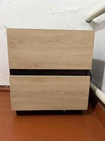 Компьютердик үстөлү, Колдонулган, Текчелери бар — 4