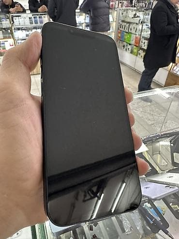 s 3: IPhone 13, Б/у, 128 ГБ, Защитное стекло, Чехол, 82 % — 2