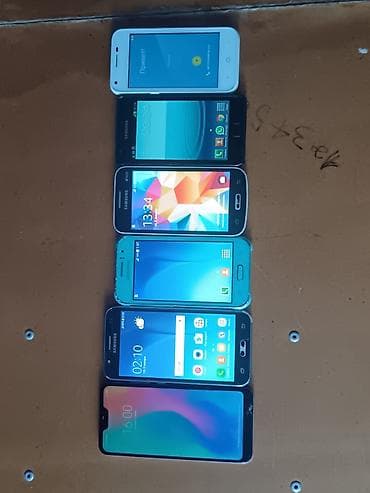 Samsung Galaxy J1 Duos, Б/у, цвет - Черный, 1 SIM, 2 SIM