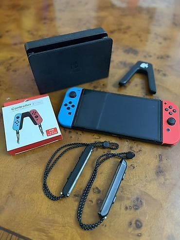 Nintendo Switch (версия с неоновыми Joy‑Con: красный и синий) с