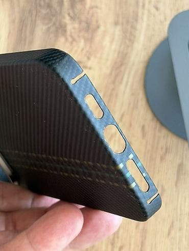 бу чехлы: Тонкий карбоновый чехол на iPhone 16 pro max для с поддержкой MagSafe — 4