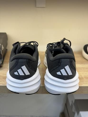 Жеке буюмдар: Эркектердин кроссовкасы, 42.5, Adidas, Жаңы, түсү - Кара, Өзү алып кетүү — 2