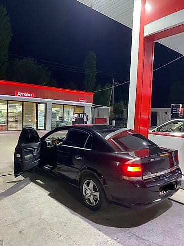 Opel Vectra: 2007 г., 1.8 л, Механика, Бензин, Седан