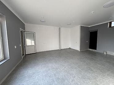 торговый места: СДАЁТСЯ КОММЕРЧЕСКОЕ ПОМЕЩЕНИЕ 35 м² 📍 Первая линия, район Ахунбаева — 7