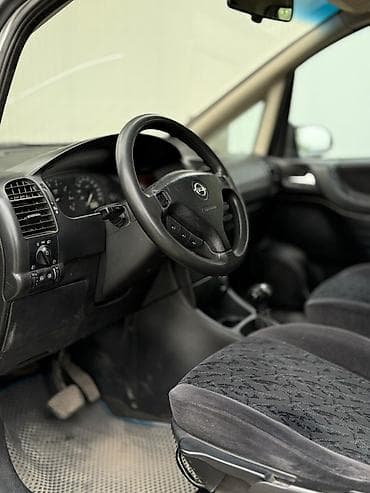 mini v: Opel Zafira: 2001 г., 2.2 л, Автомат, Бензин, Минивэн — 6