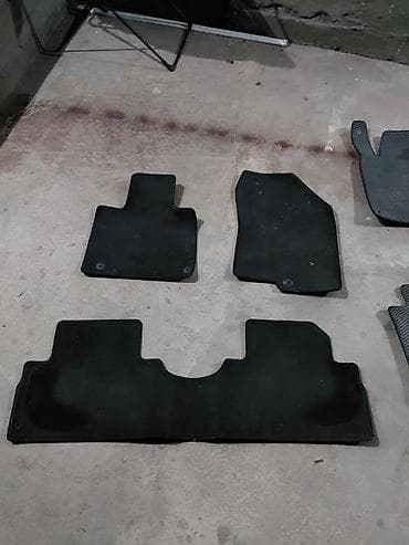 полик коврик: Комплект ковриков для автомобиля. - Тип: два комплекта — резиновые — 2