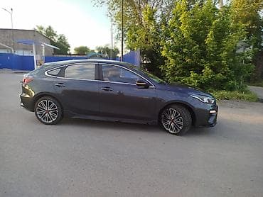 audi s6: Kia Cerato: 2019 г., 1.6 л, Автомат, Бензин, Хэтчбэк — 2