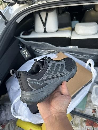 nike react: Мужские кроссовки, 40, Adidas, Новый, цвет - Черный, Платная доставка — 2