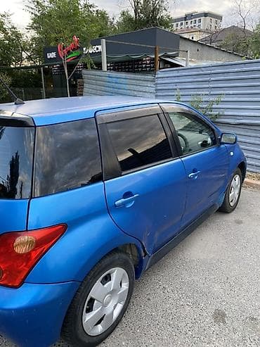 хетчбек: Toyota Ist: 2003 г., 1.3 л, Автомат, Хэтчбэк — 2
