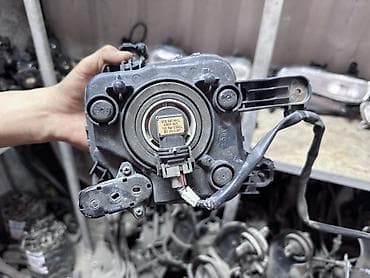 Системы освещения: Левая противотуманная фара Kia 2017 г., Б/у, Оригинал — 2