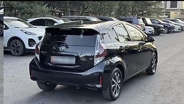 Продажа авто: Toyota Prius C: 2018 г., 1.5 л, Автомат, Гибрид, Хэтчбэк — 4