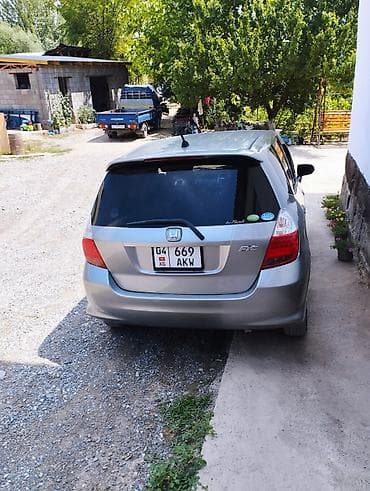 Honda Fit: 2005 г., Автомат, Бензин, Хетчбек lalafo.kg да Honda Fit: 2005 г., Автомат, Бензин, Хетчбек
