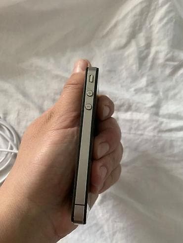 Уюлдук телефондор үчүн аксессуарлар: IPhone 4, Колдонулган, 16 ГБ, Кара, Каптама, Кабель — 5