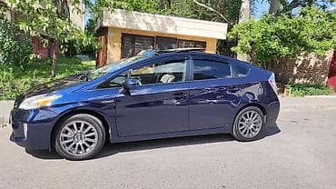 bye e5: Toyota Prius: 2015 г., 1.8 л, Вариатор, Гибрид, Хэтчбэк — 2