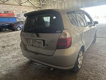 Продажа авто: Honda Fit: 2003 г., Автомат, Бензин, Хэтчбэк — 2
