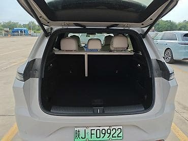 mark d: Lixiang L6: 2025 г., 1.5 л, Автомат, Электромобиль, Внедорожник — 10