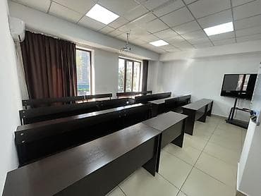 12 мик: Аудитория для обучения/тренингов Светлая учебная комната с рядами — 1