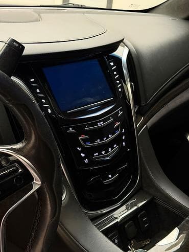 Продажа авто: Cadillac Escalade: 2019 г., 6.2 л, Автомат, Бензин, Внедорожник — 7