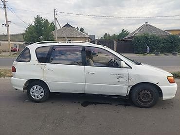 Toyota Ipsum: 2000 г., Автомат, Бензин, Минивэн — 3