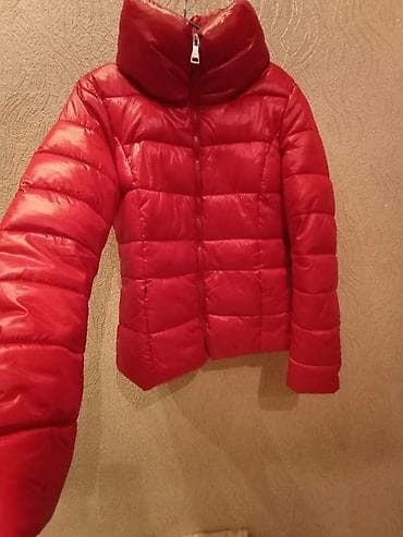 красная куртка: Весений куртка 2раза одета сос отличный 1100с размер на 42.44 — 2