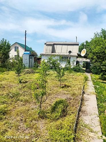 дом на 6 человек: Дача с садовым участком и домиком в южном вороты. - Участок: ровный — 1