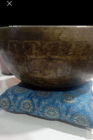 Музыкалык аспаптар: Певческая (тибетская) чаша с гравировкой - Материал: металл — 1