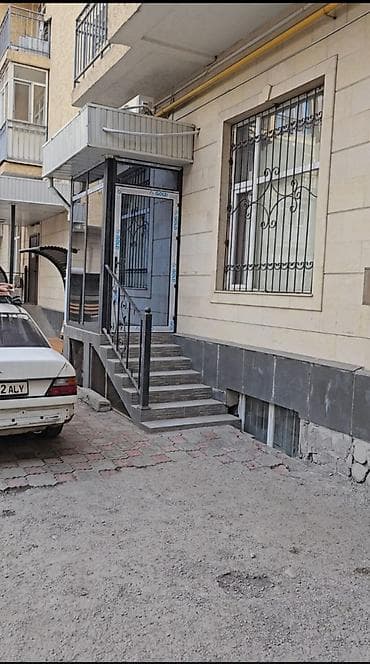 batir service: Вход со двора. Сдаю на 1 этаже, своя входная группа. адрес ул.Жибек — 1