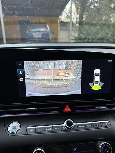 byd e9: Hyundai Avante: 2021 г., Седан — 9
