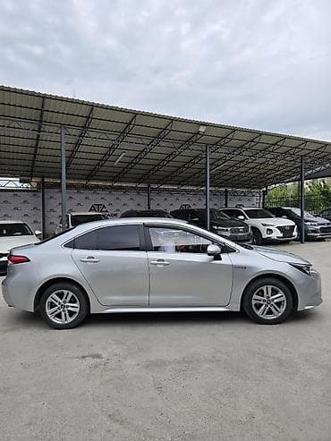 corolla s: Toyota Corolla: 2020 г., 1.8 л, Гибрид, Седан — 4