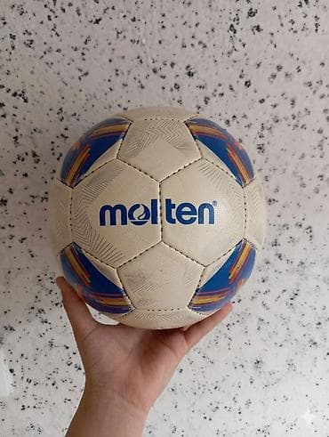 вайеный формы: - Тип: футбольный мяч для игры на открытых площадках и в зале - — 1