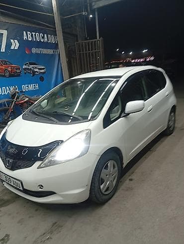 Продажа авто: Honda Fit: 2008 г., 1.5 л, Автомат, Бензин, Хэтчбэк — 5