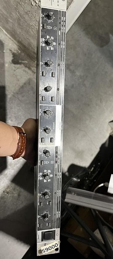 Башка аудиотехника: Активный кроссовер Behringer Super-X Pro CX2310 - Профессиональный — 1