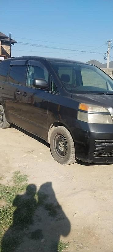 Toyota Voxy: 2003 г., Минивэн