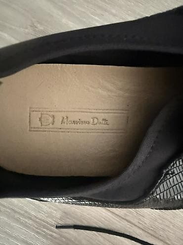 футболка с принтом: Кроссовки, 42, 42.5, Massimo Dutti, Б/у, цвет - Черный — 2