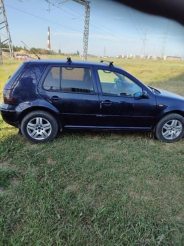 коврик: Volkswagen (салон)чистый ухоженный - Руль с чехлом синего цвета — 8