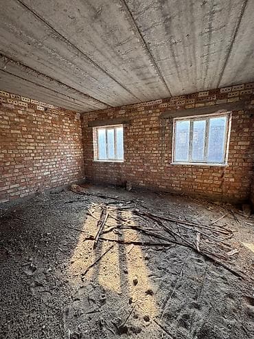 дом пригород: 🔥 СРОЧНО-СРОЧНО ПРОДАЁТСЯ ДОМ С УЧАСТКОМ! 📍 г. Каракол, ул. Элебаева — 8