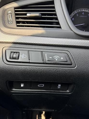 kia stringer: Hyundai Sonata: 2022 г., Автомат, Бензин, Седан — 10